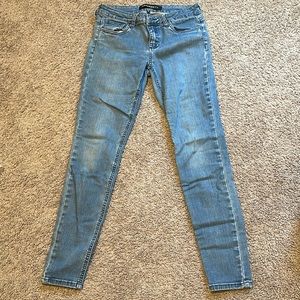 Prosperity size 28 skinny jeans